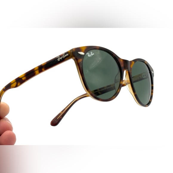 Ray Ban New Wayfarer RB2185 Tortoise Frame - Smoke Lens 55mm Very Fashionable